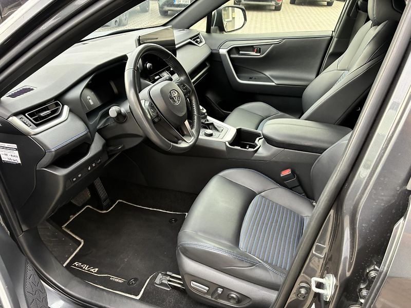 Toyota RAV4 2.5 HSD e-CVT AWD Selection - fotka 10 z 23