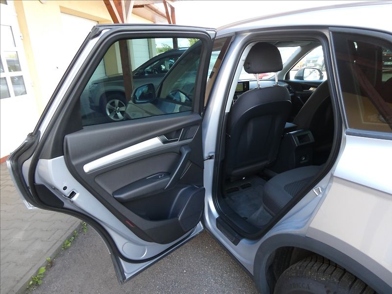 Audi Q5 2,0 TDi 120kW quattro,po servi - fotka 23 z 46