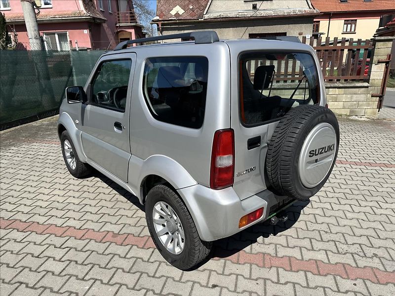 Suzuki Jimny 1,3 4x4 AUTOMAT TAŽNÉ - fotka 6 z 18