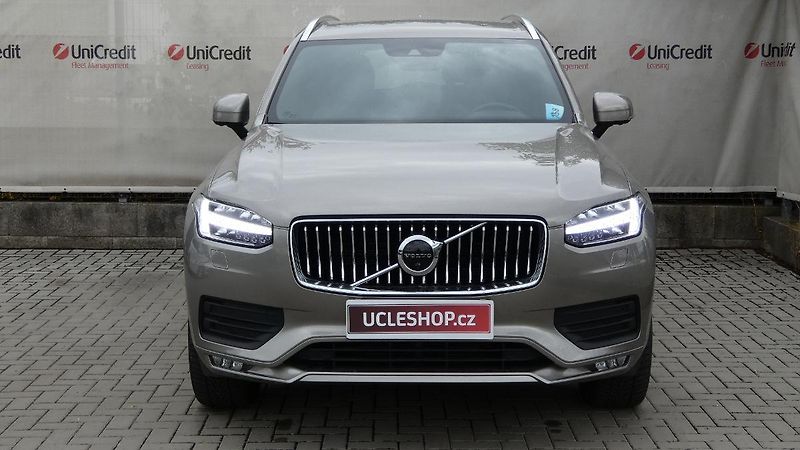 Volvo XC90 B5 AWD Momentum PRO 7 míst - fotka 2 z 27