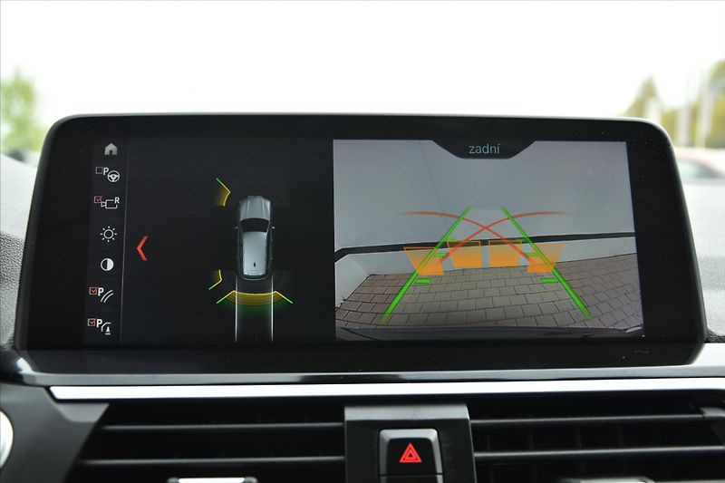 BMW X3 xDrive 20d 140kW XLine HEAD-UP - fotka 19 z 26