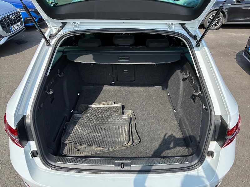 Škoda Superb (2023) STYLE 2.0TSI 140kW DSG CZ DPH - fotka 6 z 11