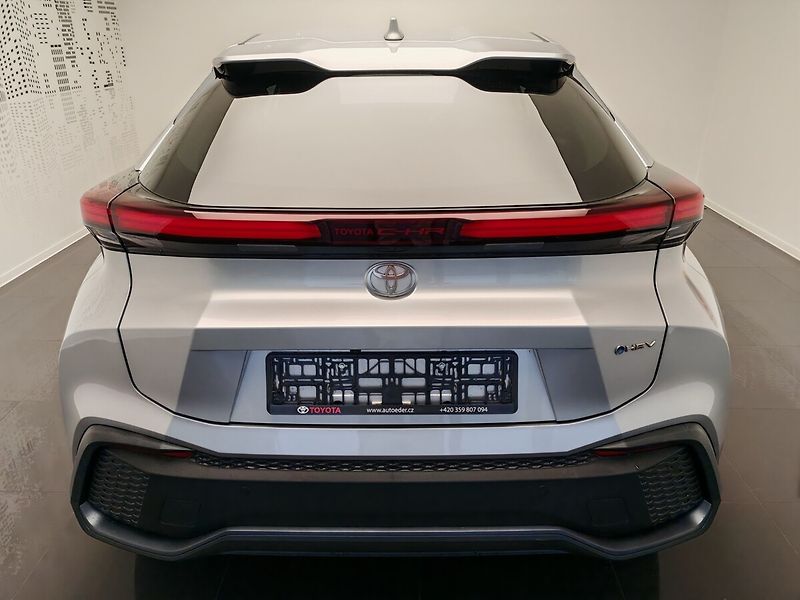 Toyota C-HR 2.0 Hybrid E-CVT Style - fotka 5 z 39