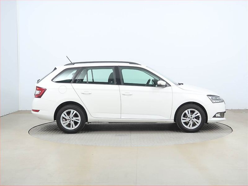 Škoda Fabia (2020) Style 1.0 TSI, ČR,1.maj - fotka 6 z 16