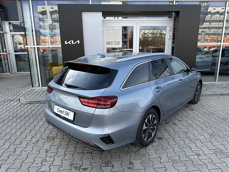 Kia Ceed (2025) 1,5 T-GDi 103 kW TOP - fotka 3 z 6
