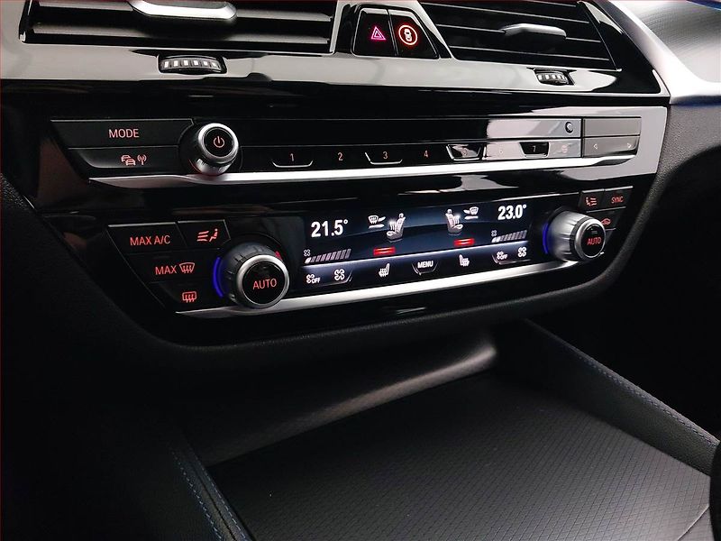 BMW Řada 5 (2021) M Sport 530e - fotka 17 z 22