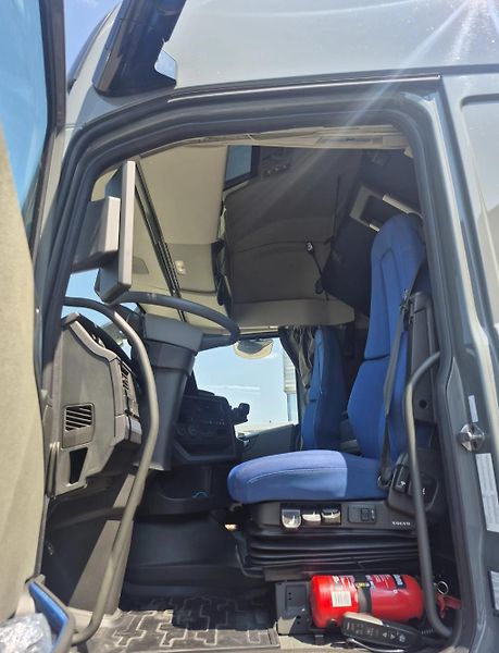 Volvo FH (2025) 460 AERO XLOW lowdeck EURO 6 - fotka 8 z 13
