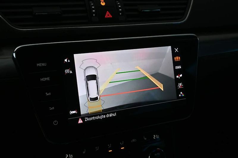 Škoda Superb (2022) 2.0 STYLE 147 KW DSG MATRIX LE - fotka 21 z 35