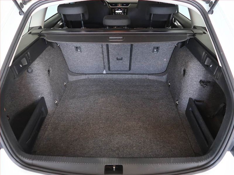 Škoda Octavia (2015) Style 2.0 TDI, Automat, Navi - fotka 14 z 15