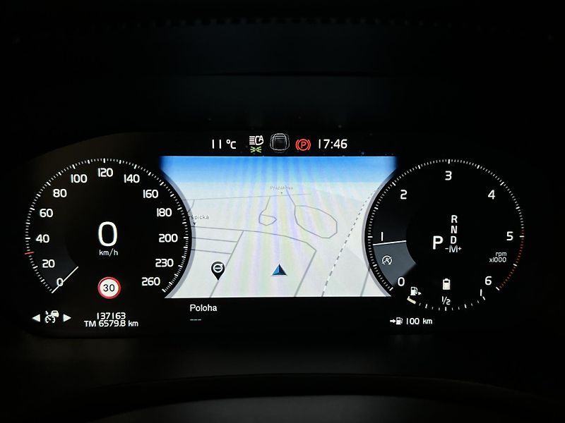 Volvo V60 B4 MOMENTUM AUT  - fotka 23 z 42
