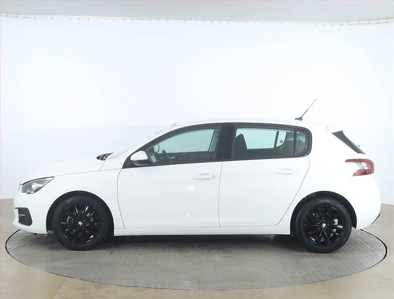 Peugeot 308 (2018) 1.5 BlueHDi, Navi, Tempomat - fotka 3 z 17