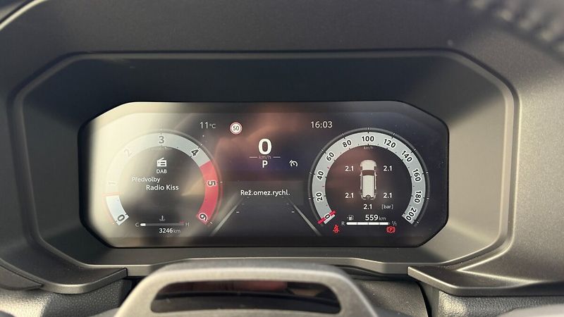 Toyota Land Cruiser 2.8L MHEV 8AT 4X4 Executive Sk - fotka 7 z 30