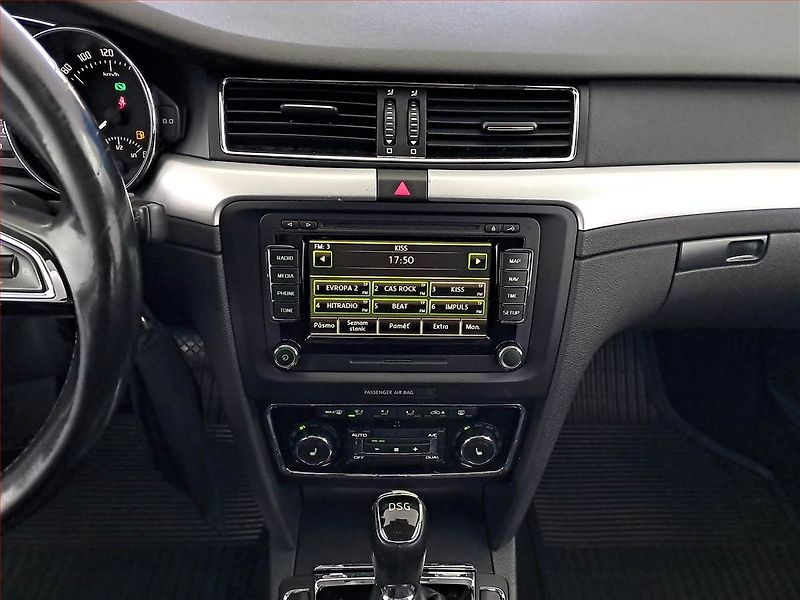 Škoda Superb (2014) 2.0 TDI, Automat, Navi, Xenony - fotka 12 z 19