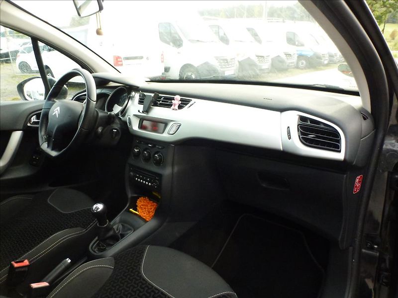 Citroën C3 1,4 i Black Edition - fotka 25 z 48