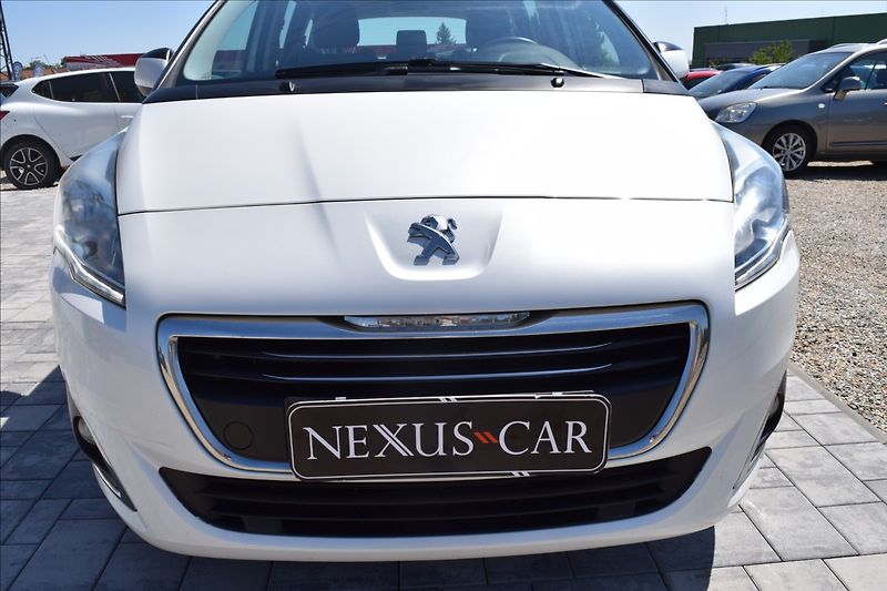 Peugeot 5008 1,6 HDI 84KW AUTOMAT PO SERVIS - fotka 2 z 49