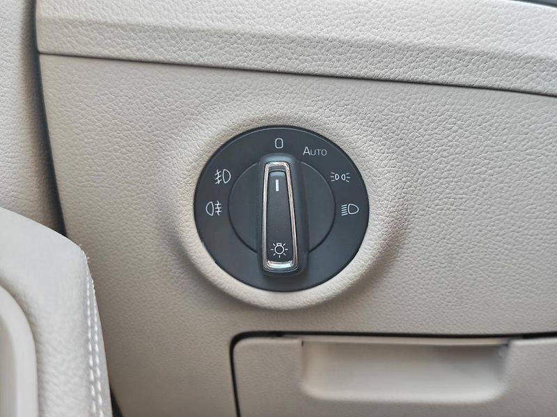 Škoda Superb Style 6MP 2,0TDI - fotka 21 z 25