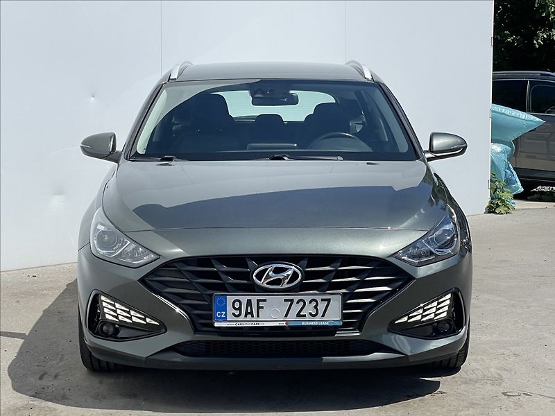 Hyundai i30 1,0 T-GDI DCT Family Comfort - fotka 21 z 22