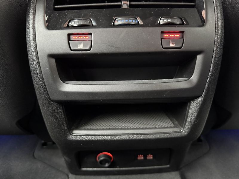 BMW X5 3,0 30d xDrive - fotka 29 z 36
