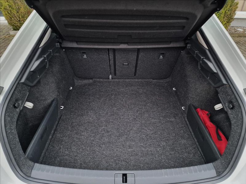 Škoda Octavia 2.0 TDI Style,původ ČR,1.Maj. - fotka 16 z 50