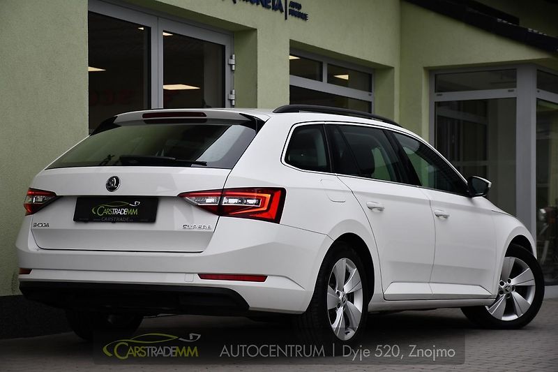 Škoda Superb 2.0TDi  - fotka 6 z 58