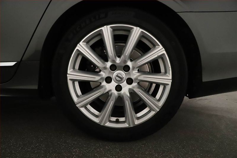 Volvo V90 (2019) D5 AWD, 4x4,Automat,Kůže - fotka 26 z 26