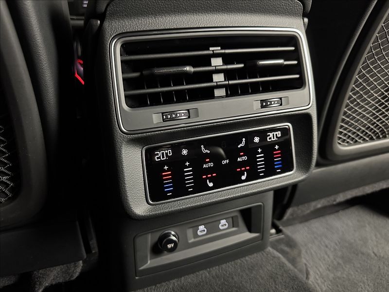 Audi Q8 3,0 TDi  S-Line HD LED Záruka - fotka 19 z 50