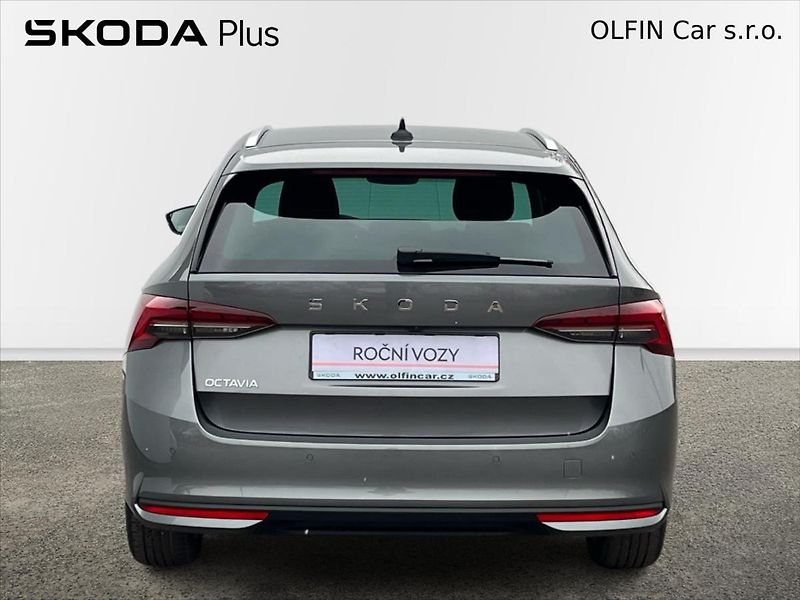 Škoda Octavia 1,5 TSi 110kW 7DSG MHEV TOP SE - fotka 9 z 27