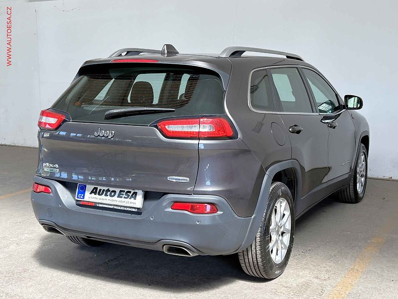 Jeep Cherokee (2015) 2.0 CRD 4x4, servis.kniha, AT - fotka 4 z 20