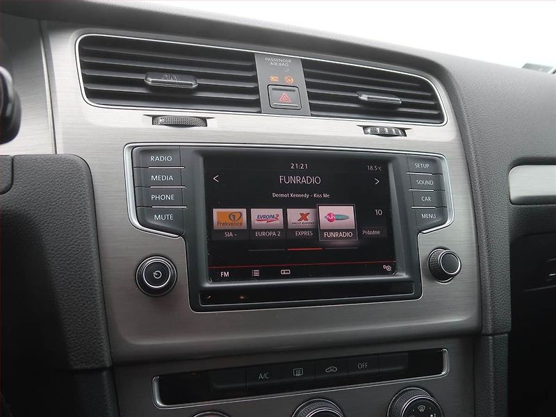Volkswagen Golf (2016) 1.6 TDI, Automat, Tempomat - fotka 12 z 18