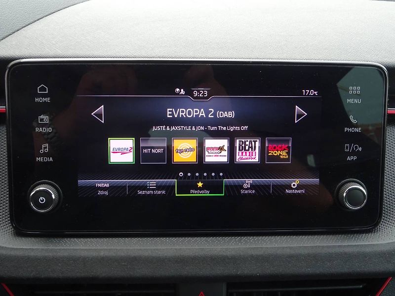 Škoda Scala (2024) 1,0TSi /70kW Selection Drive - fotka 22 z 28