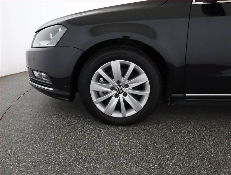 Volkswagen Passat (2011) Highline 2.0 TDI, Serv.kniha - fotka 17 z 17