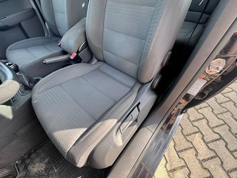 Volkswagen Touran (2005) 1,6 MPI 75 KW SPOJKA STK - fotka 24 z 48