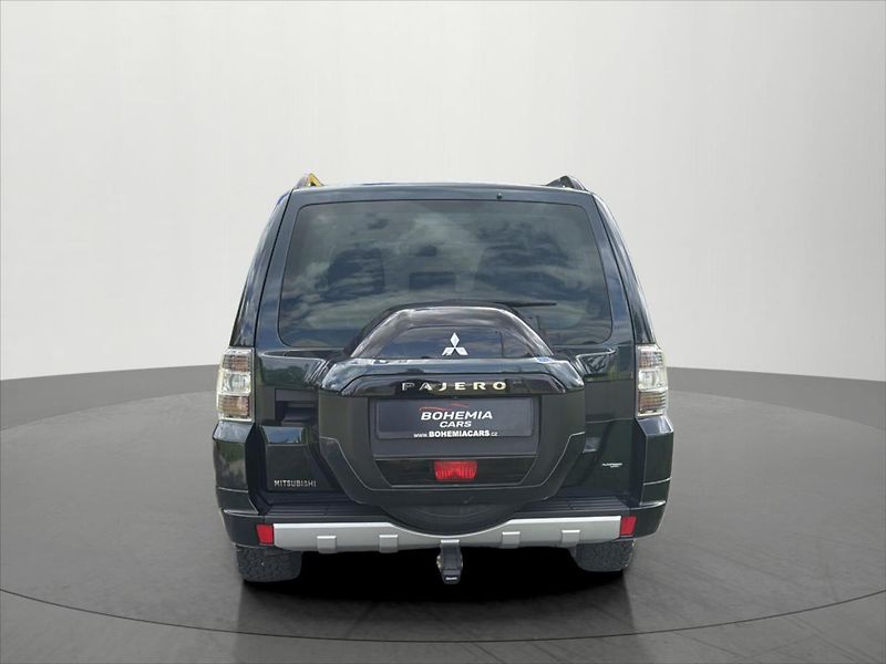 Mitsubishi Pajero 3,2 DI-D ČR SERVIS NT - fotka 8 z 30