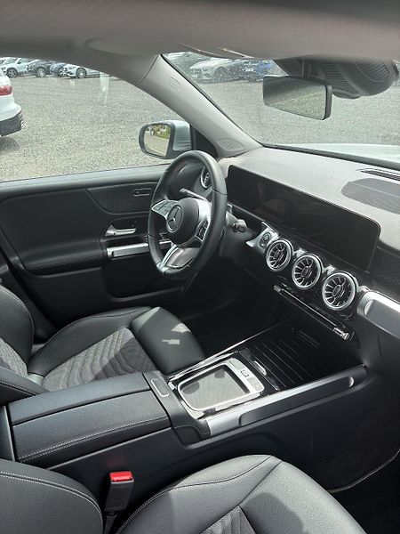 Mercedes-Benz GLB (2024) 200d  - fotka 5 z 14