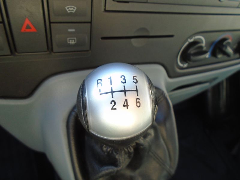 Ford Transit (2013) 2.2 TDCi L3H2 BUS 9 míst * - fotka 31 z 33