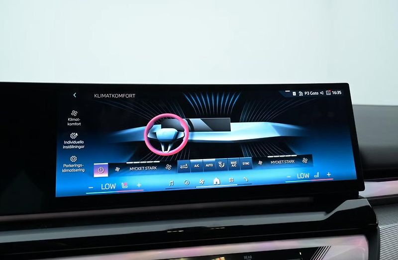 BMW i5 xDrive40 Touring M SoH 96% Taž - fotka 19 z 26