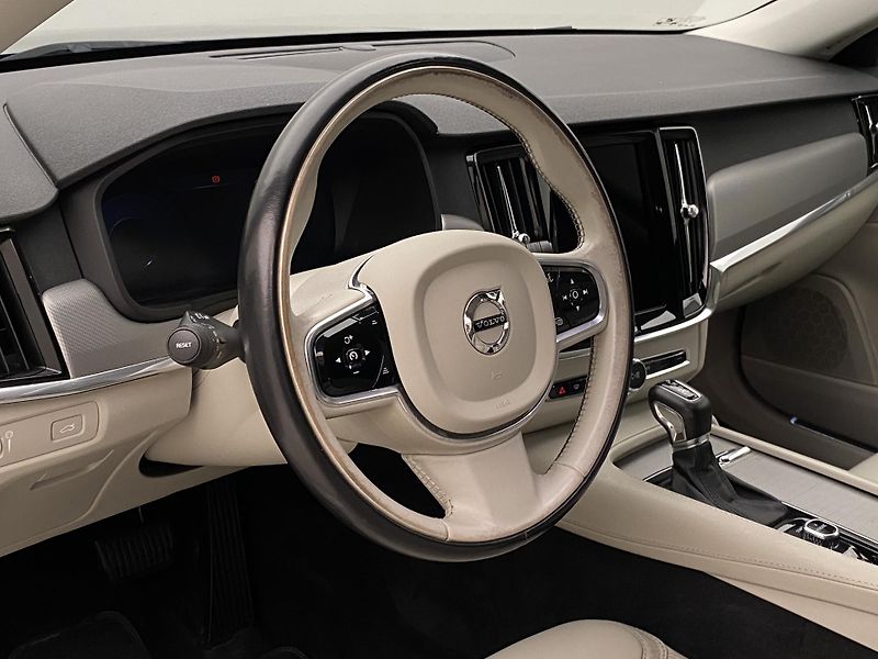 Volvo V90 D5 AWD INSCRIPTION AUT CZ - fotka 18 z 50