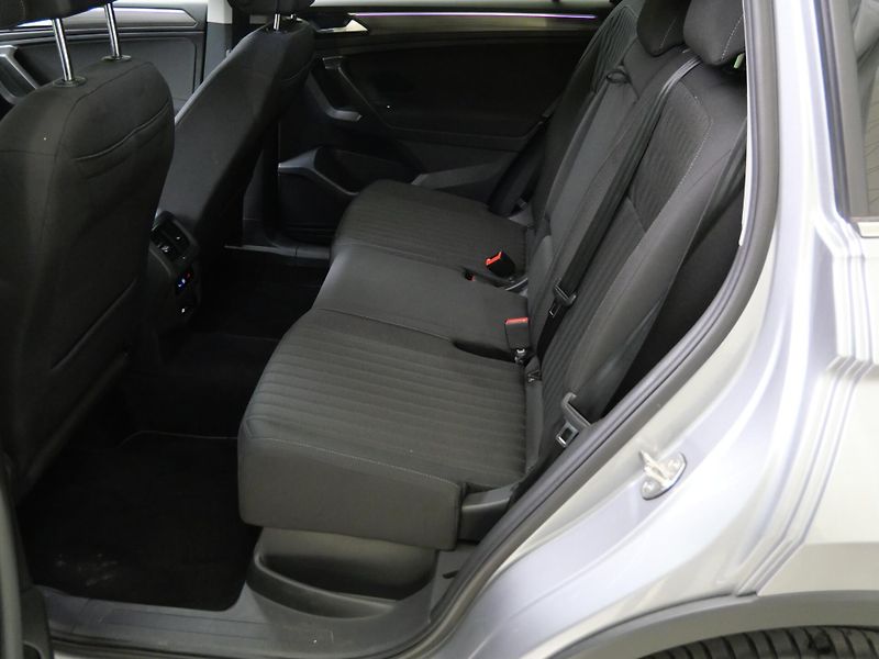 Volkswagen Tiguan Allspace - fotka 23 z 28