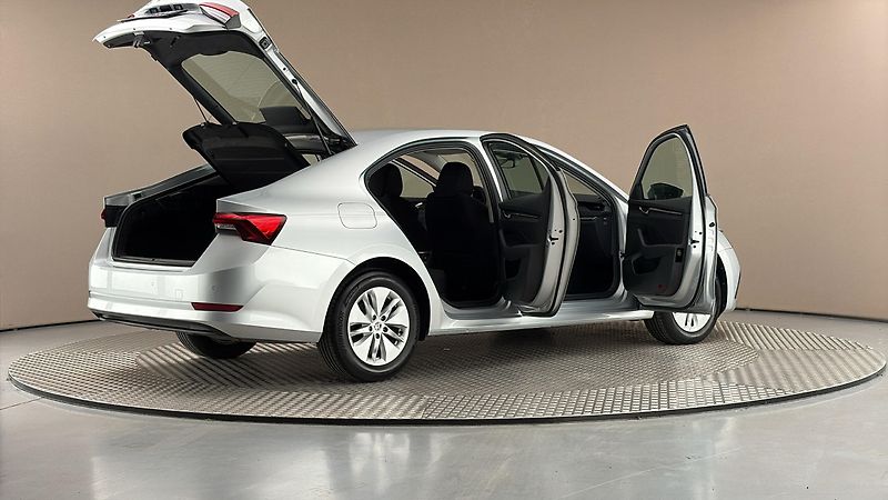 Škoda Octavia 2.0 TDI Ambition - fotka 6 z 24