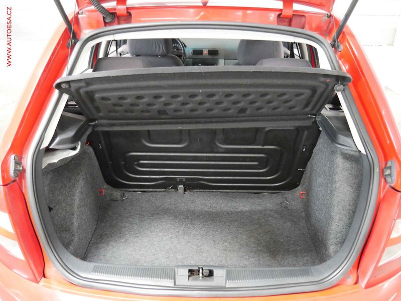 Škoda Fabia (2003) 1.4i, ČR - fotka 7 z 15
