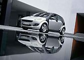 V letech 2004 až 2006 byl v nabídce také tento Smart Forfour. Po technické stránce to byl sourozenec Mitsubishi Colt. Příliš velký úspěch neměl