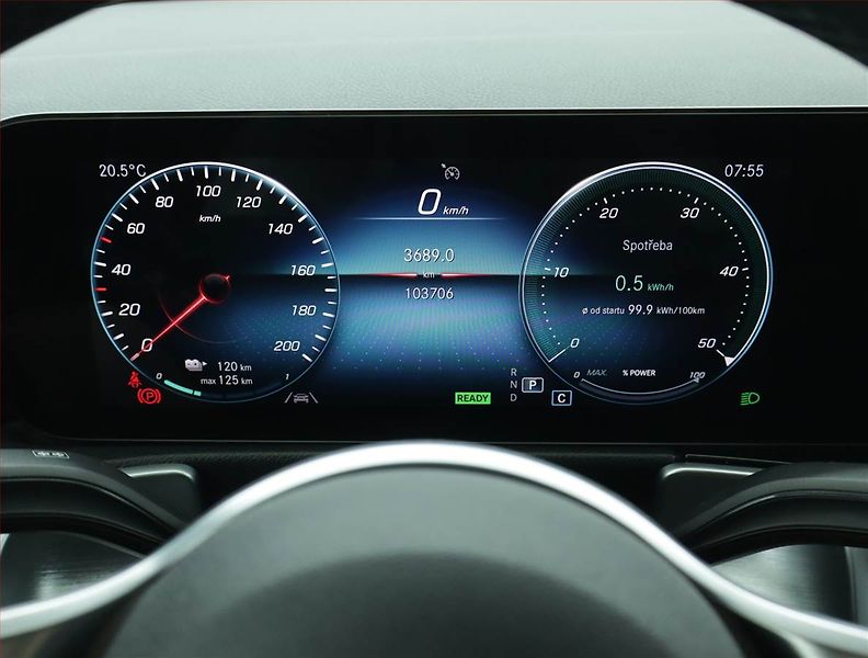 Mercedes-Benz EQB (2022) 300 4MATIC, SoH 95% - fotka 11 z 19