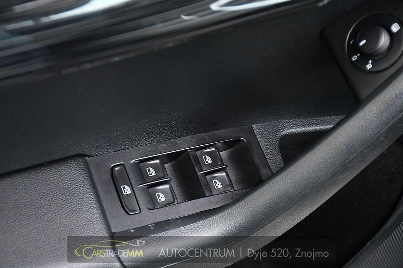 Škoda Octavia 1,6TDI STYLE ČR  - fotka 26 z 53