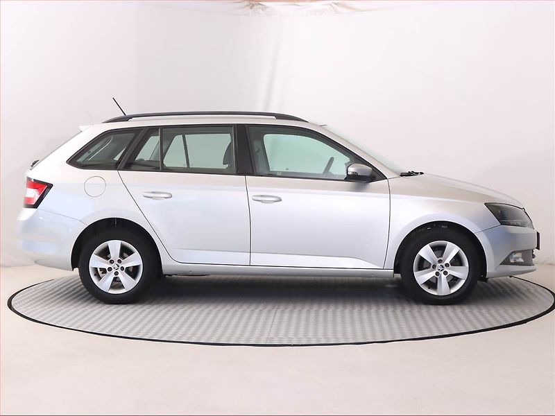Škoda Fabia (2016) 1.2 TSI, Tempomat - fotka 6 z 16