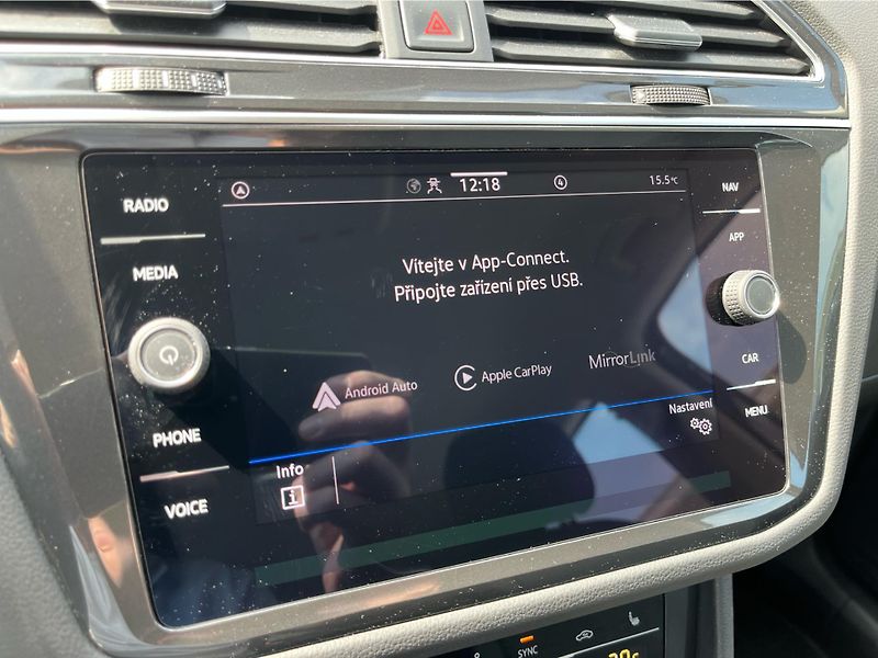 Volkswagen Tiguan Life 2.0 TDI 110 kW DSG - fotka 18 z 29