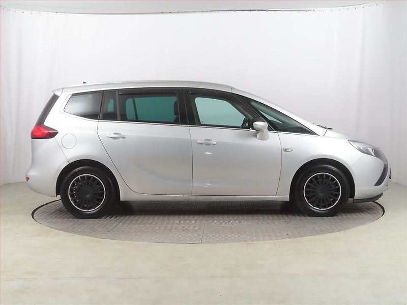 Opel Zafira (2015) 1.6 CDTI, Serv.kniha, Navi - fotka 6 z 18