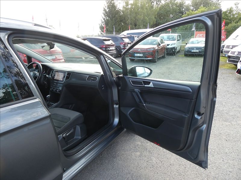 Volkswagen Golf Sportsvan 1,5 TSi 110kW DSG,závěs,naviga - fotka 24 z 43