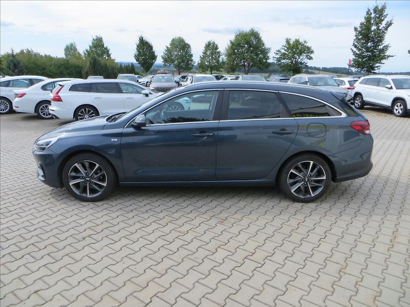 Hyundai i30 1,5 T-GDI M-Hev Style kombi - fotka 4 z 30