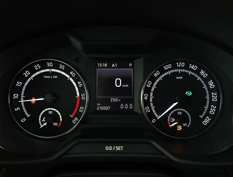 Škoda Octavia (2015) RS 2.0 TDI, Automat, Kůže - fotka 9 z 20