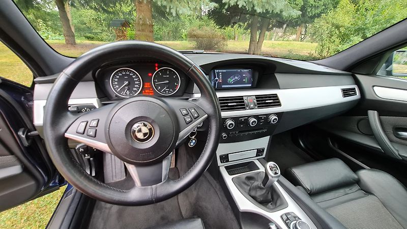 BMW Řada 5 (2009) 525XD,E61,FACELIFT,145kW,MANUÁ - fotka 13 z 32